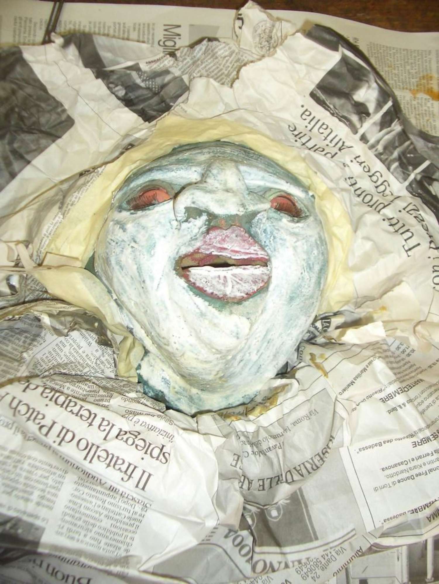 Personaggio 4 durante il restauro